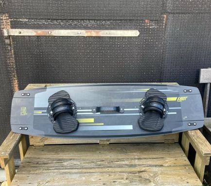 Flysurfer SHOT  Twintip (135cm) aus 2025