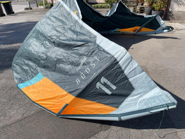 Flysurfer Boost 4 inkl Force 2 Control Bar 11qm aus 2023 Bild nr. 2