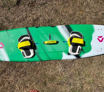 Duotone Spike CB Twintip (153cm) aus 2026