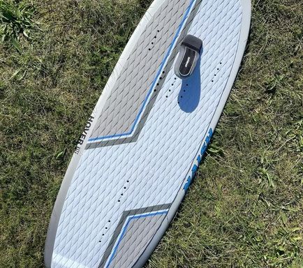 Naish S26 Hover Custom Foilboard (127cm) aus 2025