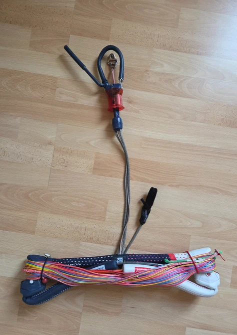 Duotone (4-lines) aus 2018